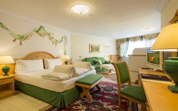 Hotel Sassongher Corvara In Badia Bagian luar foto