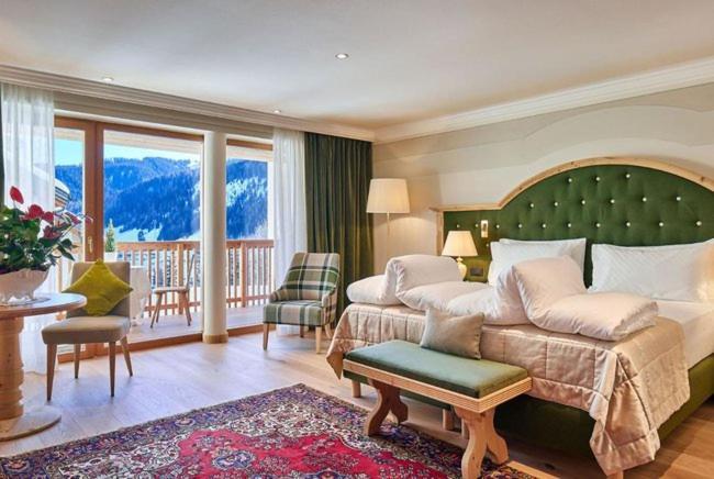 Hotel Sassongher Corvara In Badia Bagian luar foto