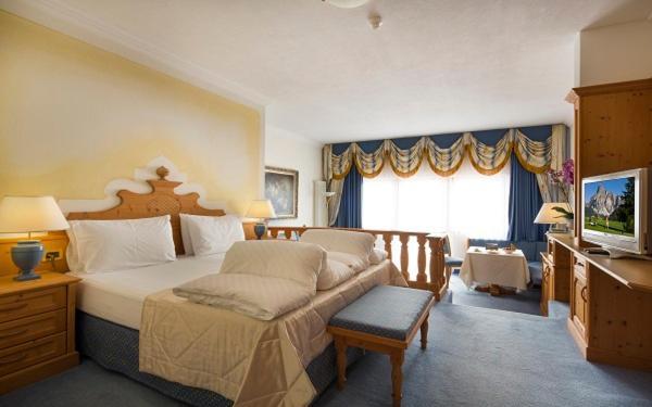 Hotel Sassongher Corvara In Badia Bagian luar foto