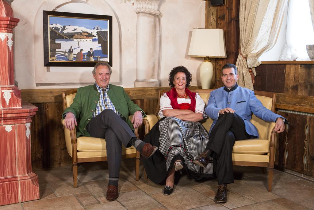 Hotel Sassongher Corvara In Badia Bagian luar foto