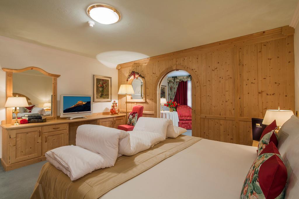 Hotel Sassongher Corvara In Badia Bagian luar foto