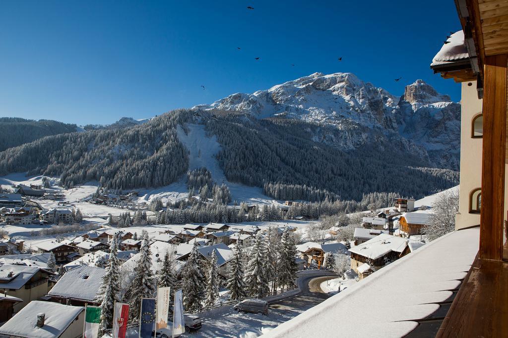 Hotel Sassongher Corvara In Badia Bagian luar foto