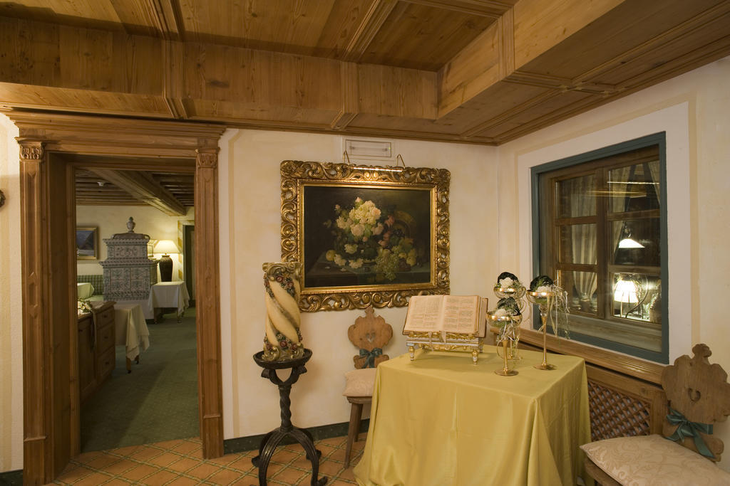 Hotel Sassongher Corvara In Badia Bagian luar foto
