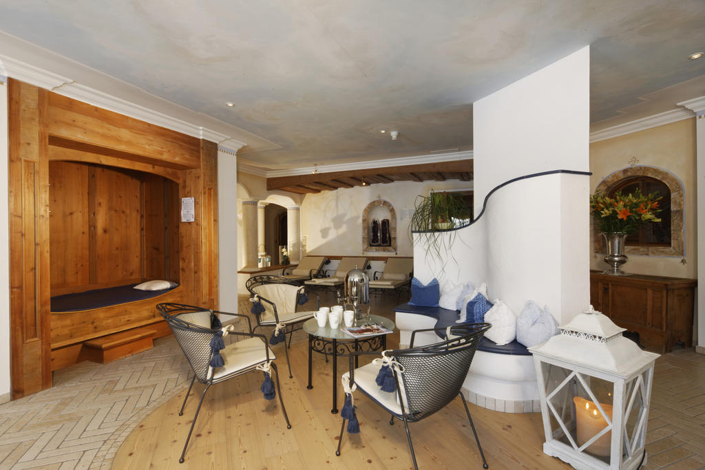 Hotel Sassongher Corvara In Badia Bagian luar foto