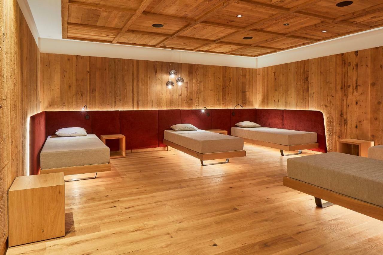 Hotel Sassongher Corvara In Badia Bagian luar foto