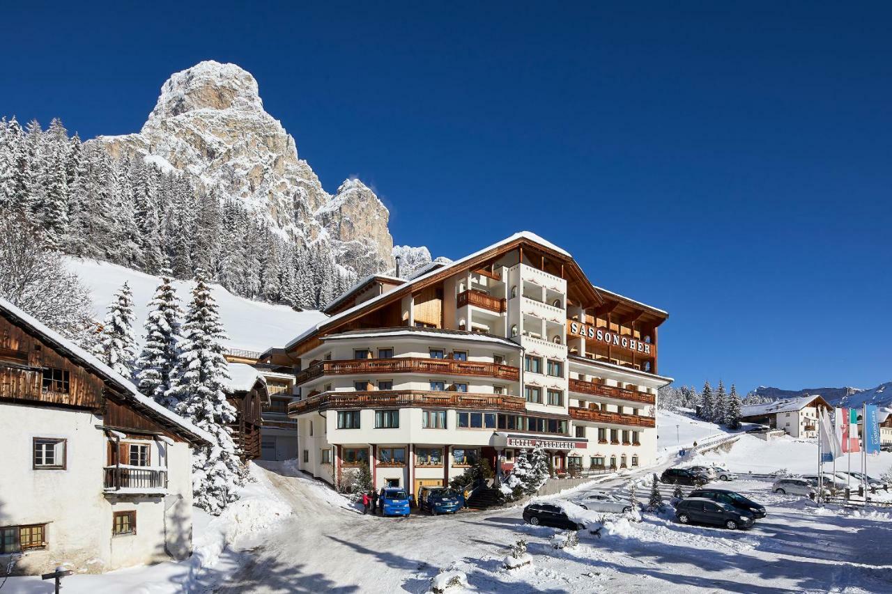Hotel Sassongher Corvara In Badia Bagian luar foto