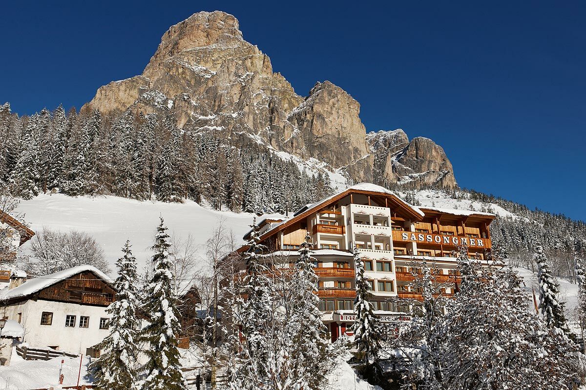 Hotel Sassongher Corvara In Badia Bagian luar foto