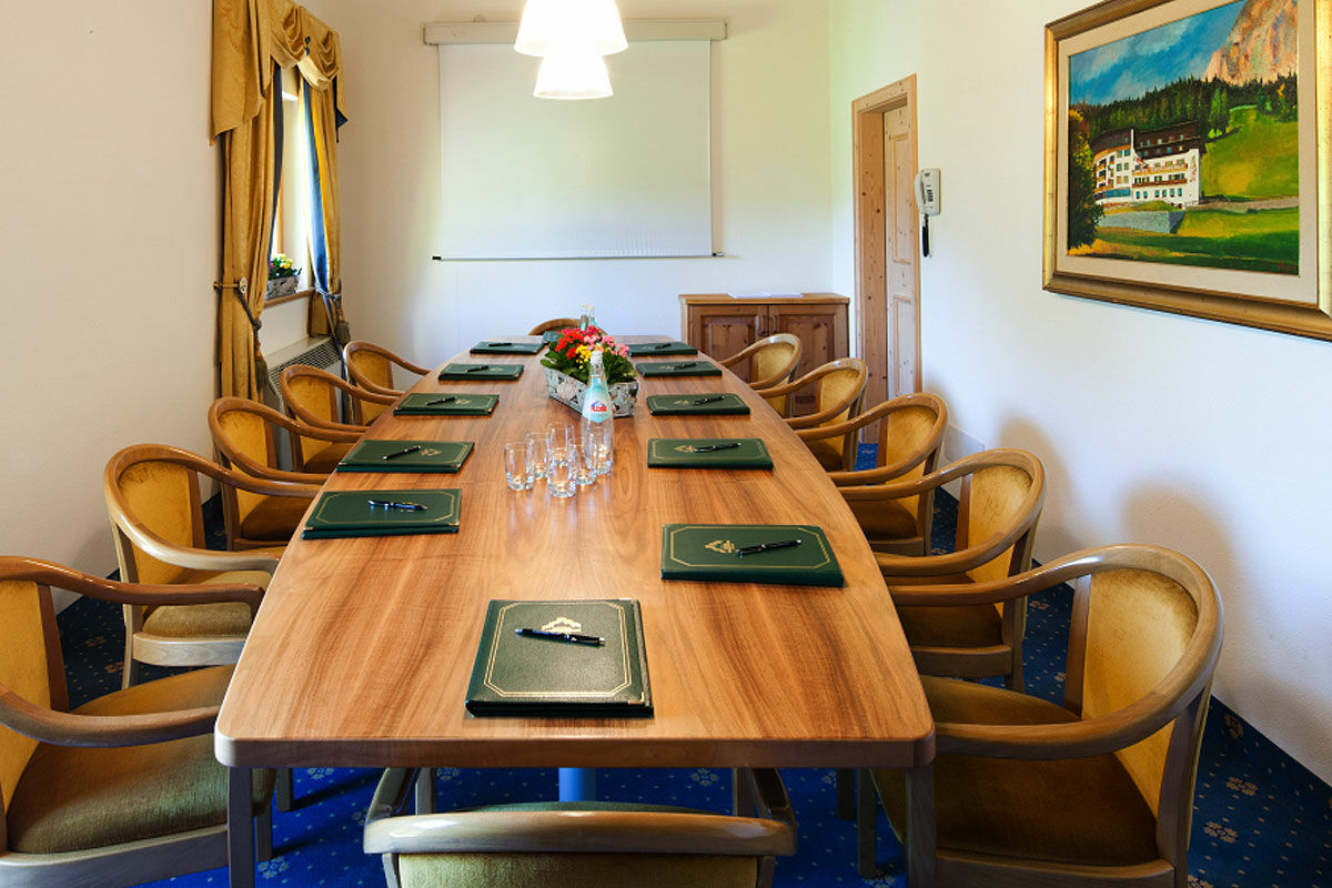 Hotel Sassongher Corvara In Badia Bagian luar foto